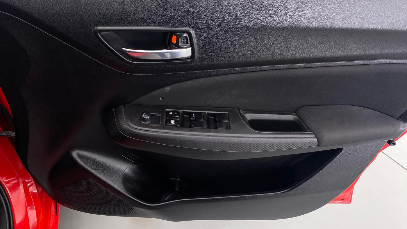 2019 Maruti Swift VXI D, Petrol, Manual, 53,648 km, Driver Side Door Panels Control