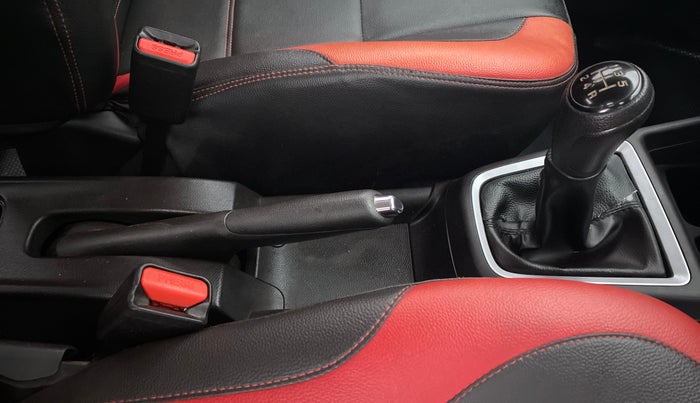 2019 Maruti Swift VXI D, Petrol, Manual, 53,648 km, Gear Lever