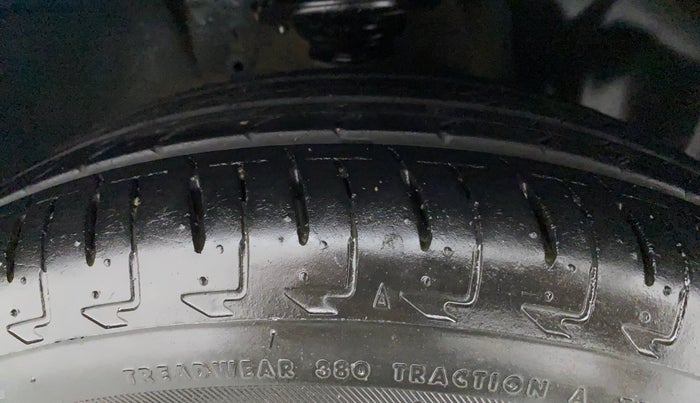 2018 Maruti IGNIS ZETA 1.2, Petrol, Manual, 43,182 km, Right Front Tyre Tread