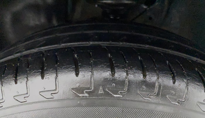 2018 Maruti IGNIS ZETA 1.2, Petrol, Manual, 43,182 km, Left Front Tyre Tread