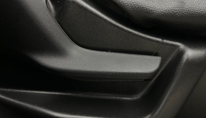 2020 Maruti New Wagon-R LXI 1.0, CNG, Manual, 23,630 km, Driver Side Adjustment Panel