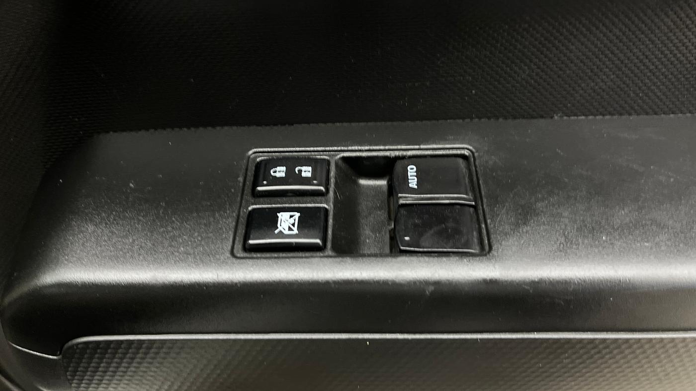 2020 Maruti New Wagon-R LXI 1.0, CNG, Manual, 23,630 km, Driver Side Door Panels Control