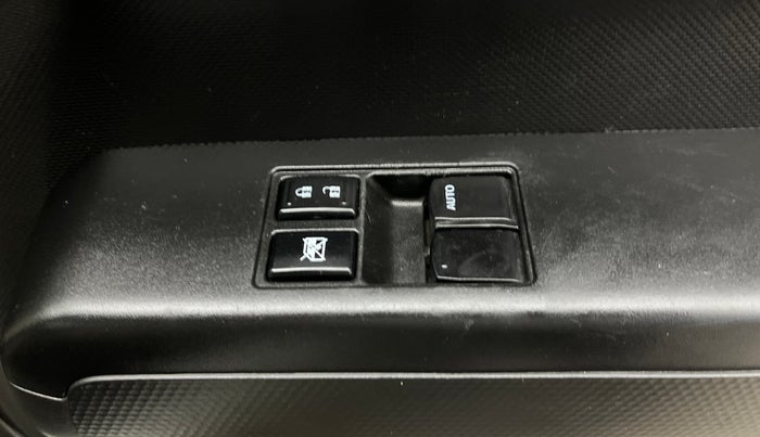 2020 Maruti New Wagon-R LXI 1.0, CNG, Manual, 23,630 km, Driver Side Door Panels Control