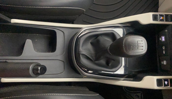 2023 KIA CARENS PRESTIGE 1.5 PETROL 7 STR, Petrol, Manual, 28,269 km, Gear Lever