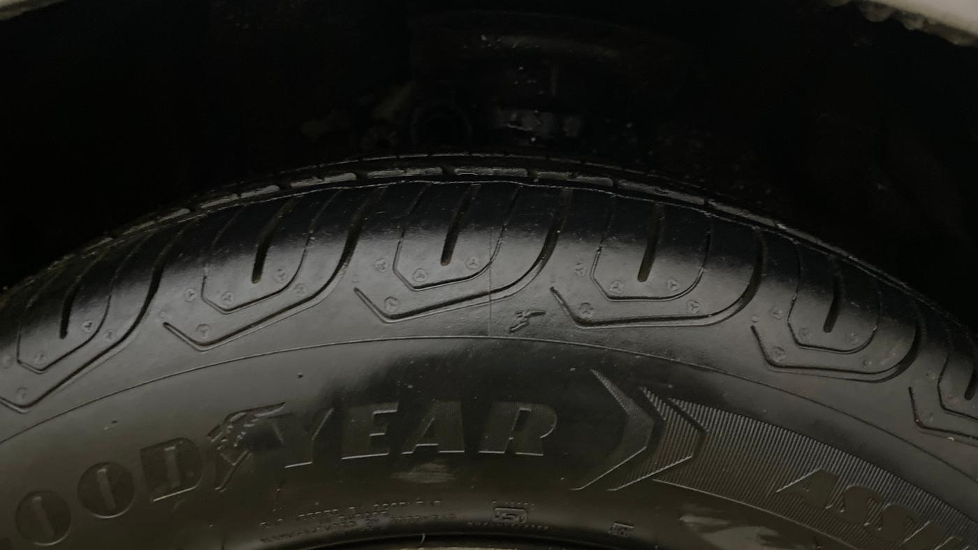 2013 Hyundai i20 MAGNA 1.2, Petrol, Manual, 56,877 km, Right Front Tyre Tread
