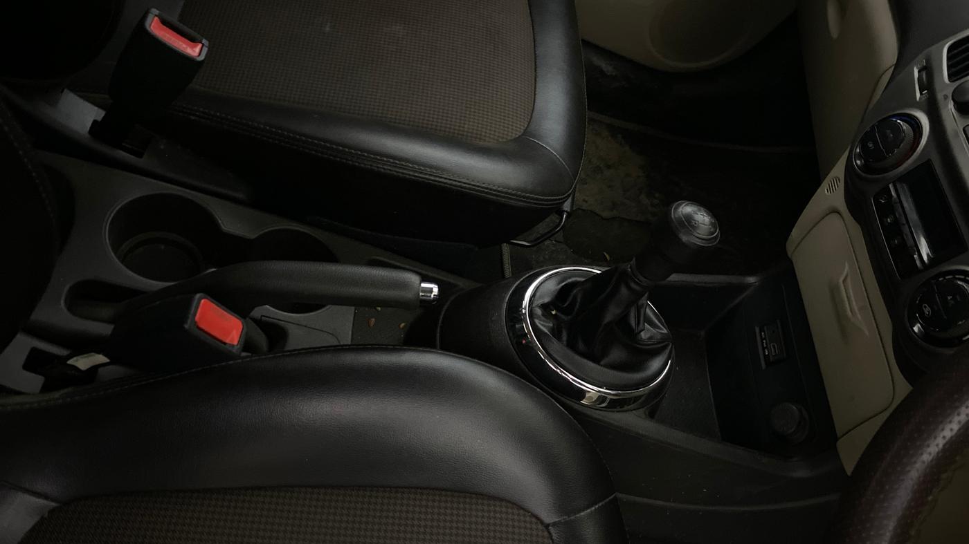 2013 Hyundai i20 MAGNA 1.2, Petrol, Manual, 56,877 km, Gear Lever