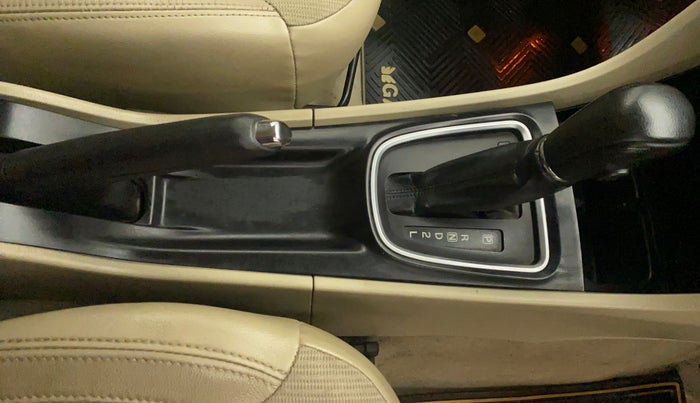2015 Maruti Ciaz ZXI, Petrol, Manual, 85,633 km, Gear Lever