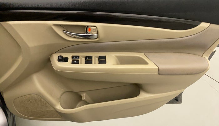 2015 Maruti Ciaz ZXI, Petrol, Manual, 85,633 km, Driver Side Door Panels Control