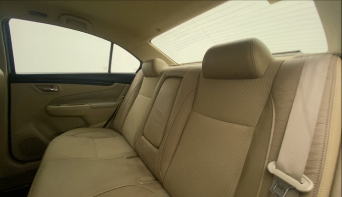 2015 Maruti Ciaz ZXI, Petrol, Manual, 85,633 km, Right Side Rear Door Cabin