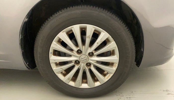 2015 Maruti Ciaz ZXI, Petrol, Manual, 85,633 km, Right Front Wheel