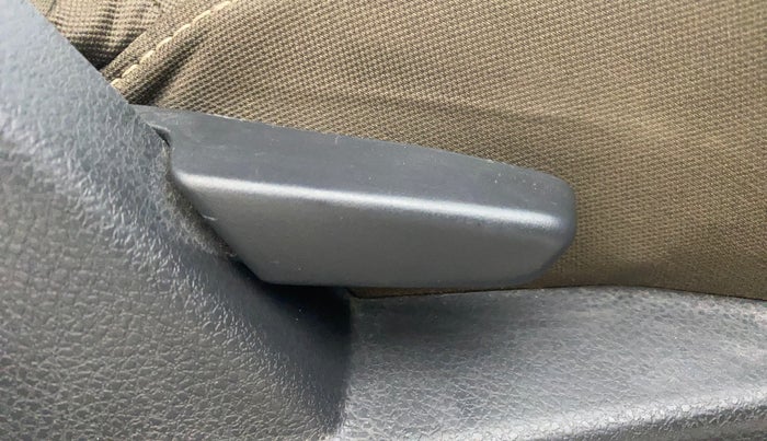 2016 Renault Duster 110 PS RXZ 4X2 AMT DIESEL, Diesel, Automatic, 77,170 km, Driver Side Adjustment Panel