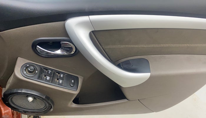 2016 Renault Duster 110 PS RXZ 4X2 AMT DIESEL, Diesel, Automatic, 77,170 km, Driver Side Door Panels Control