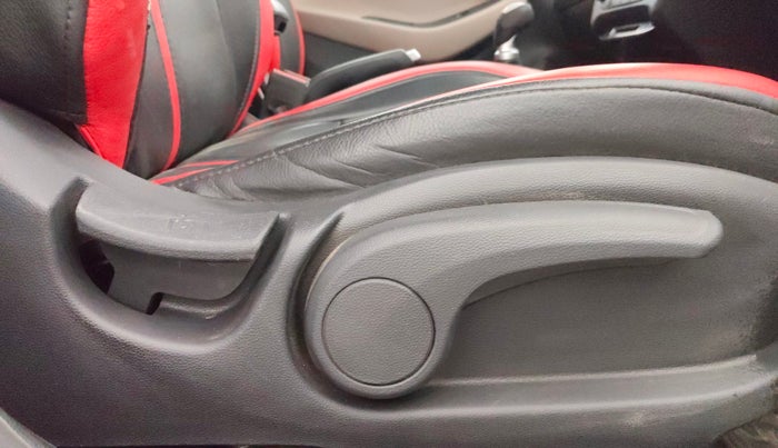 2014 Hyundai Elite i20 ASTA 1.2, Petrol, Manual, 90,891 km, Driver Side Adjustment Panel