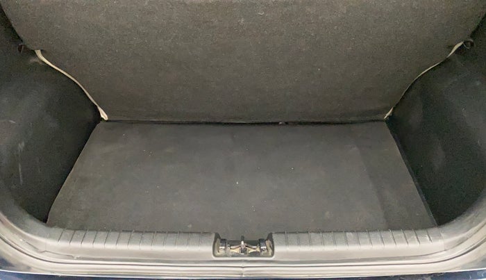 2022 Hyundai GRAND I10 NIOS MAGNA CORPORATE EDITION 1.2 KAPPA VTVT, Petrol, Manual, 40,038 km, Boot Inside