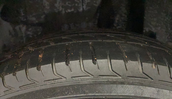 2018 Maruti Swift VXI AMT, Petrol, Automatic, 47,324 km, Left Rear Tyre Tread