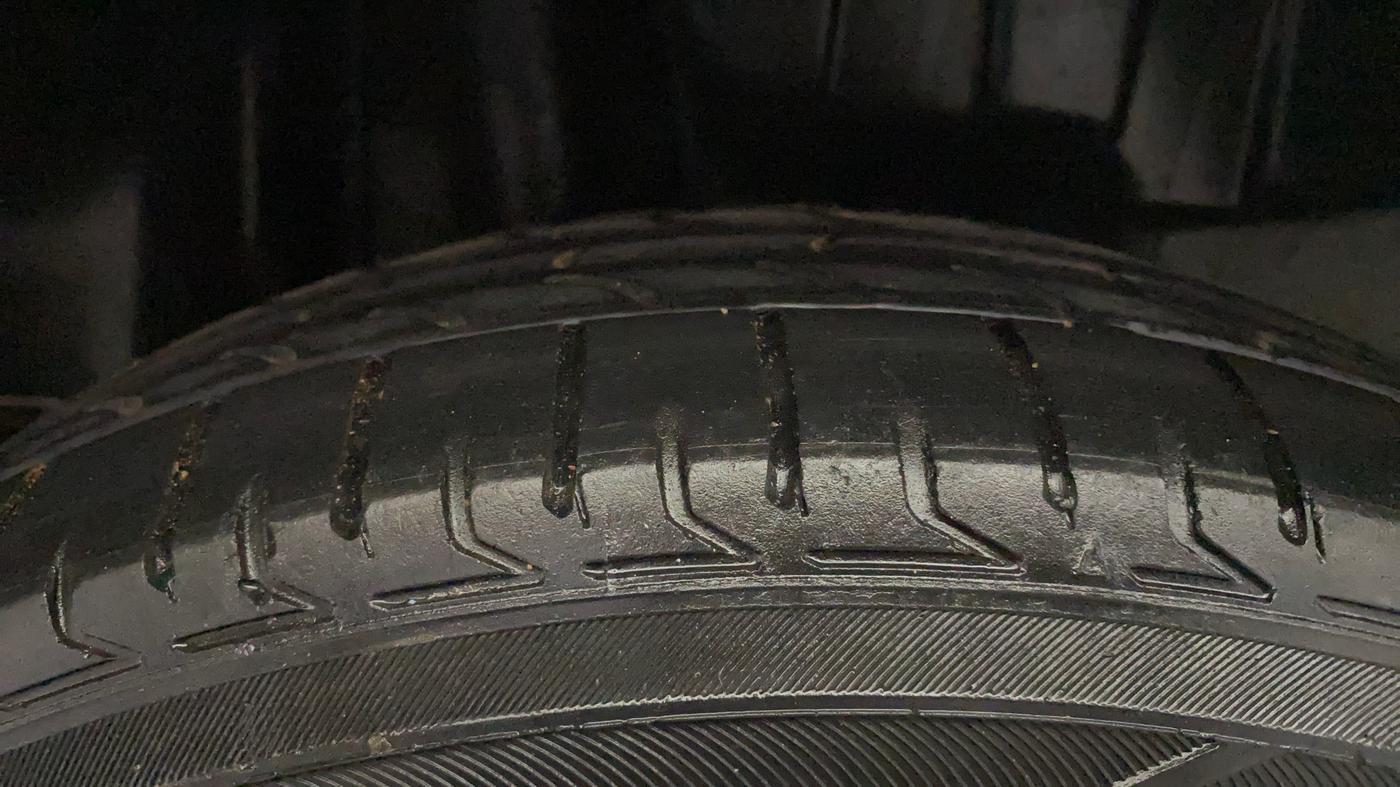 2018 Maruti Swift VXI AMT, Petrol, Automatic, 47,324 km, Right Rear Tyre Tread