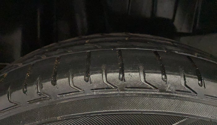 2018 Maruti Swift VXI AMT, Petrol, Automatic, 47,324 km, Right Rear Tyre Tread