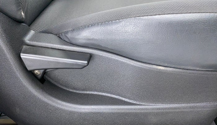 2019 Tata Tiago XT 1.2 REVOTRON, Petrol, Manual, 27,565 km, Driver Side Adjustment Panel