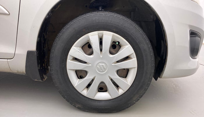 2014 Maruti Swift Dzire VDI, Diesel, Manual, 1,22,129 km, Right Front Wheel