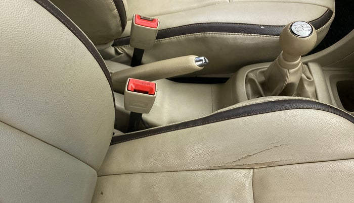 2014 Maruti Swift Dzire VDI, Diesel, Manual, 1,22,129 km, Gear Lever