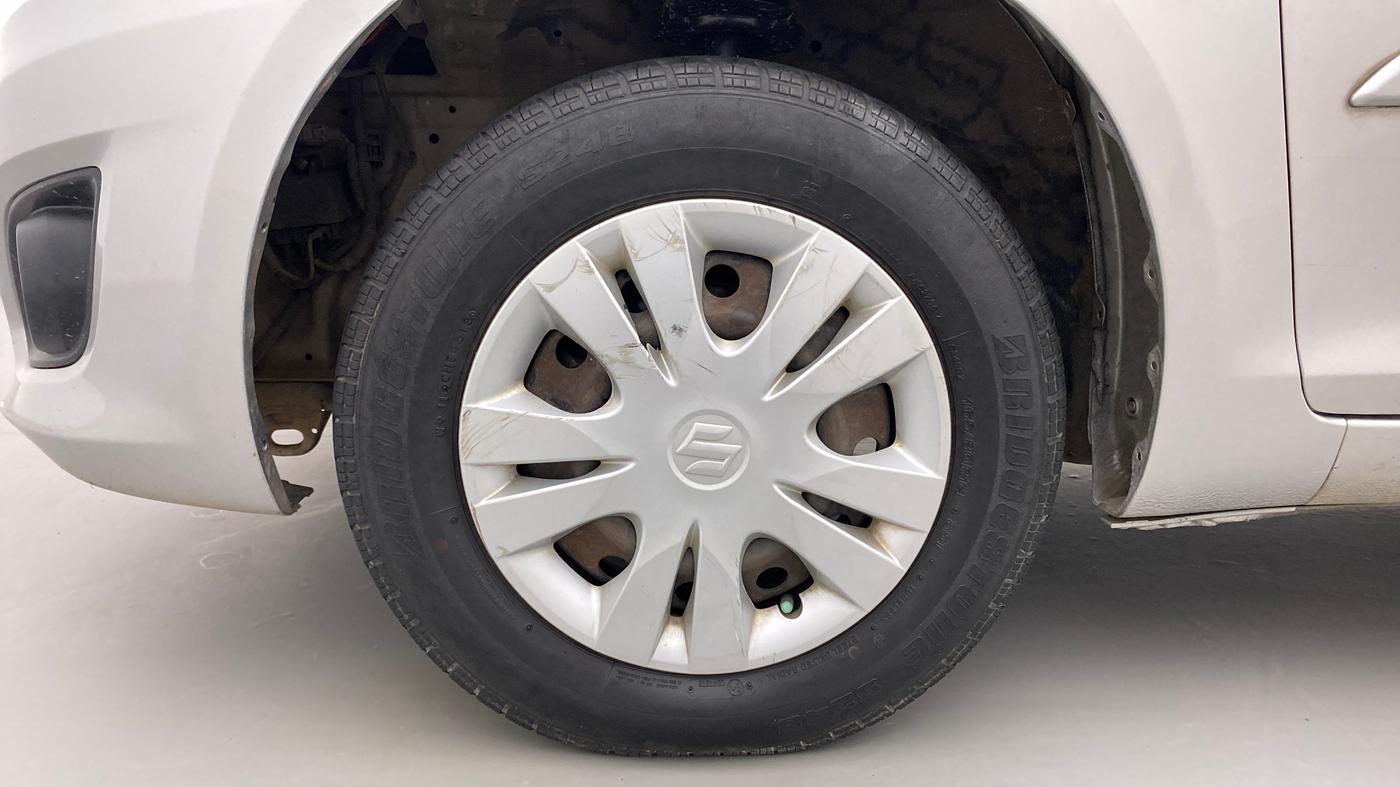 2014 Maruti Swift Dzire VDI, Diesel, Manual, 1,22,129 km, Left Front Wheel