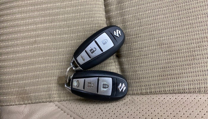 2017 Maruti Ciaz ZETA 1.4  MT PETROL, Petrol, Manual, 1,01,901 km, Key Close Up