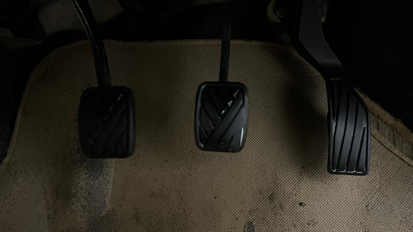 2017 Maruti Ertiga VXI CNG, CNG, Manual, 1,23,061 km, Pedals