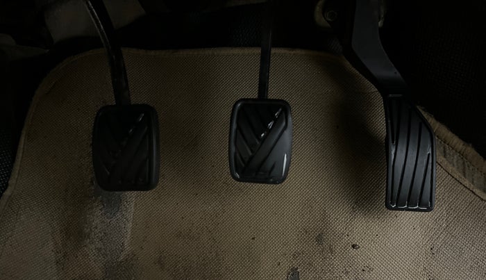 2017 Maruti Ertiga VXI CNG, CNG, Manual, 1,23,055 km, Pedals