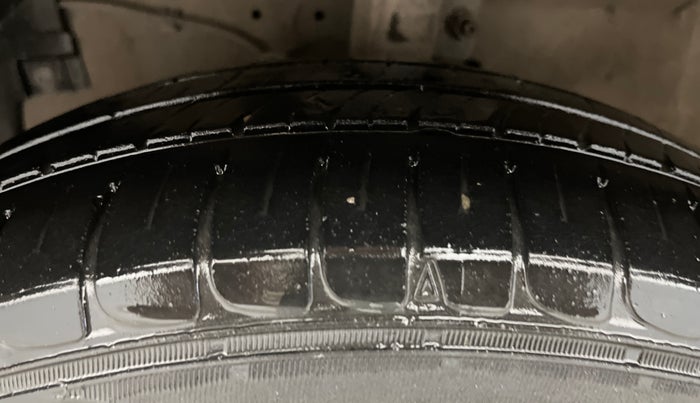 2017 Maruti Ertiga VXI CNG, CNG, Manual, 1,23,055 km, Left Front Tyre Tread