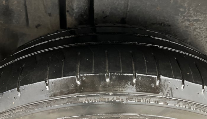 2017 Maruti Ertiga VXI CNG, CNG, Manual, 1,23,055 km, Right Rear Tyre Tread