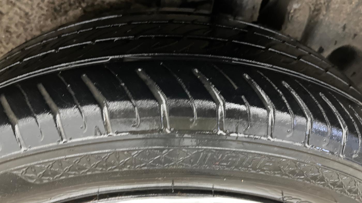 2017 Maruti Ertiga VXI CNG, CNG, Manual, 1,23,061 km, Left Rear Tyre Tread