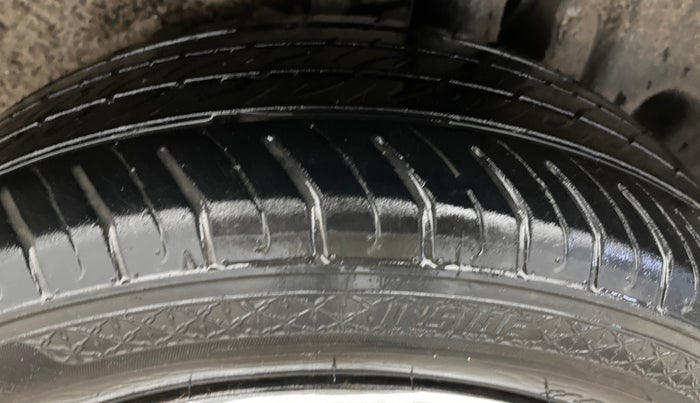2017 Maruti Ertiga VXI CNG, CNG, Manual, 1,23,055 km, Left Rear Tyre Tread