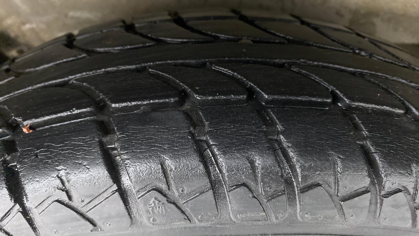 2012 Maruti Wagon R 1.0 LXI, Petrol, Manual, 14,305 km, Right Rear Tyre Tread