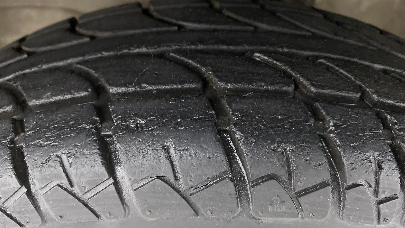 2012 Maruti Wagon R 1.0 LXI, Petrol, Manual, 14,305 km, Left Front Tyre Tread