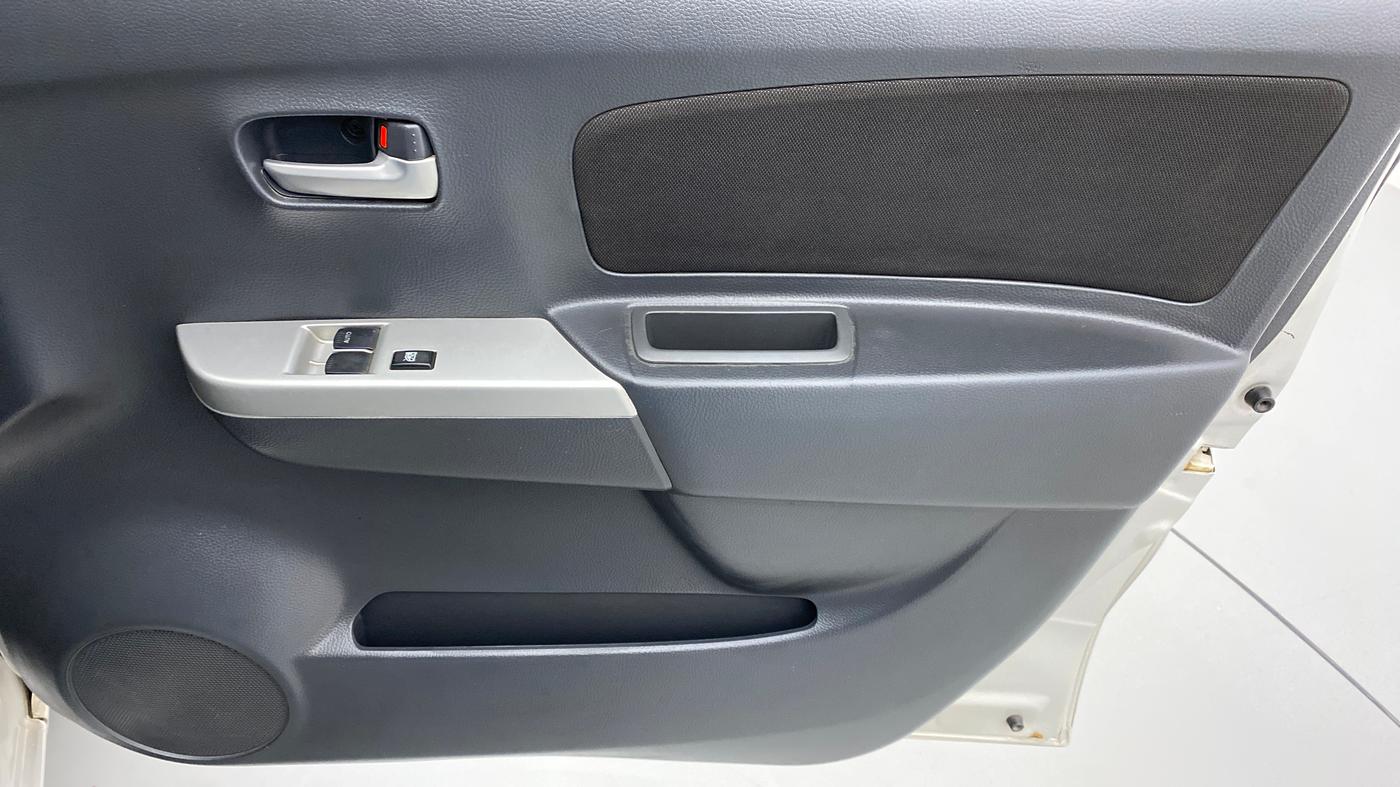 2012 Maruti Wagon R 1.0 LXI, Petrol, Manual, 14,305 km, Driver Side Door Panels Control