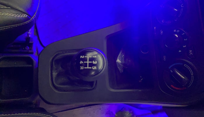 2019 Maruti New Wagon-R LXI CNG (O) 1.0, CNG, Manual, 50,972 km, Gear Lever