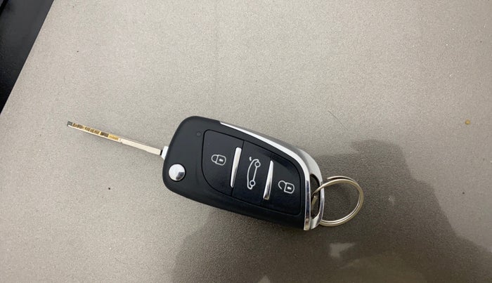 2019 Maruti New Wagon-R LXI CNG (O) 1.0, CNG, Manual, 50,972 km, Key Close Up