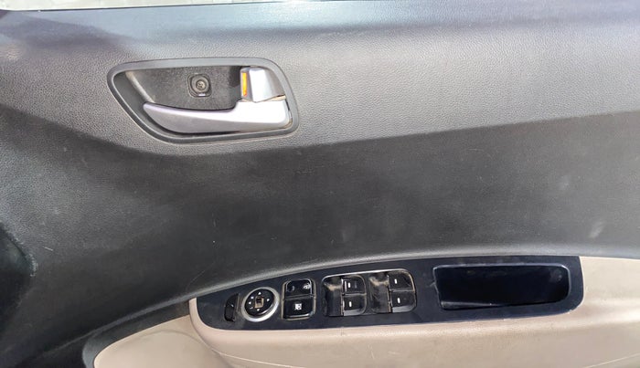 2015 Hyundai Grand i10 SPORTZ 1.1 CRDI, Diesel, Manual, 65,007 km, Driver Side Door Panels Control