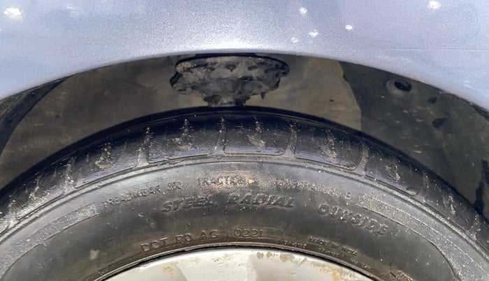 2015 Hyundai Grand i10 SPORTZ 1.1 CRDI, Diesel, Manual, 65,007 km, Right Front Tyre Tread