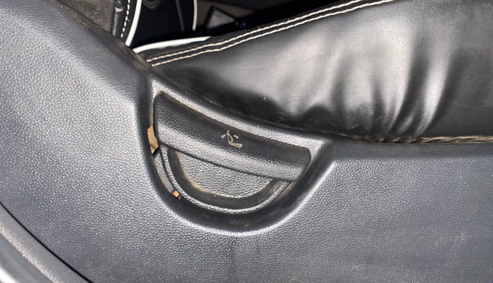 2015 Hyundai Grand i10 SPORTZ 1.1 CRDI, Diesel, Manual, 65,007 km, Driver Side Adjustment Panel