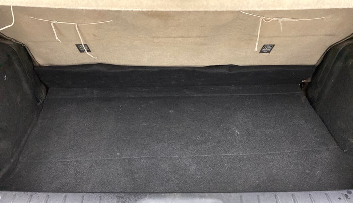 2018 Toyota Etios Liva VXD DUAL TONE, Diesel, Manual, 74,826 km, Boot Inside