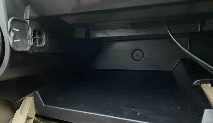 2018 Toyota Etios Liva VXD DUAL TONE, Diesel, Manual, 74,826 km, Cooled Glove Box