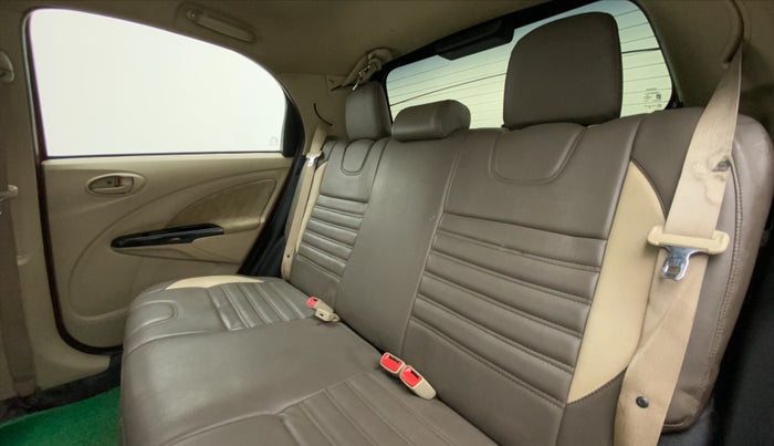 2018 Toyota Etios Liva VXD DUAL TONE, Diesel, Manual, 74,826 km, Right Side Rear Door Cabin
