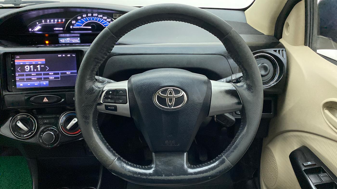 2018 Toyota Etios Liva VXD DUAL TONE, Diesel, Manual, 74,826 km, Steering Wheel Close Up