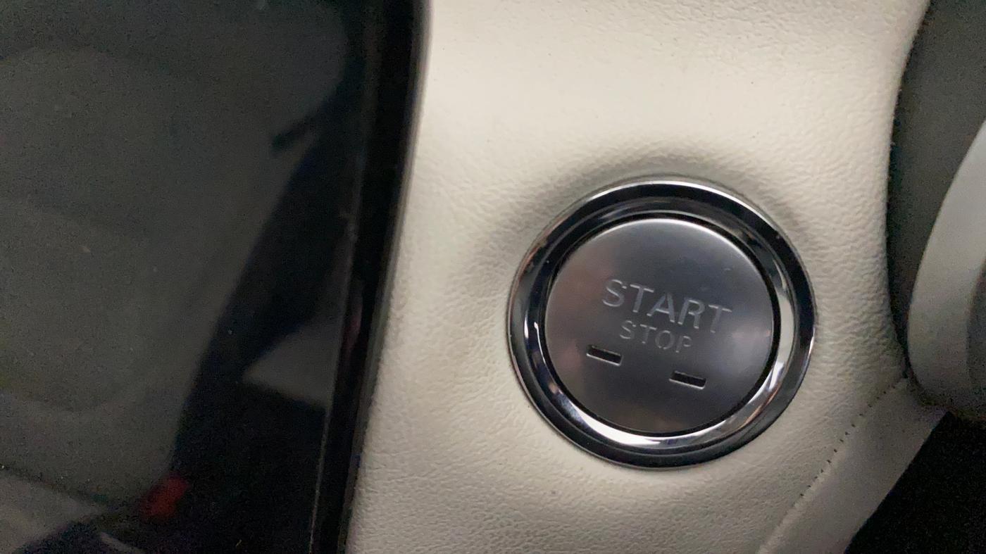 2025 MG ASTOR Select 1.5 MT (Ivory), Petrol, Manual, 4,896 km, Keyless Start/ Stop Button