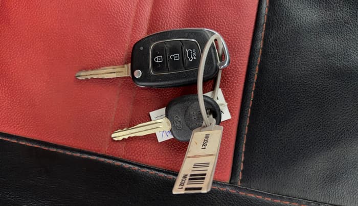 2021 Hyundai VENUE S 1.2, Petrol, Manual, 8,772 km, Key Close Up