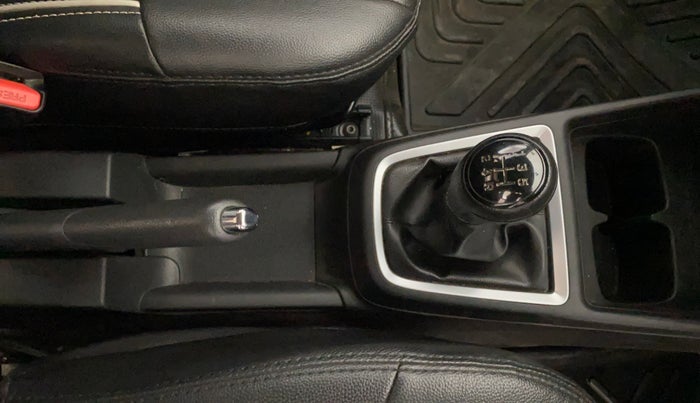 2019 Maruti Swift VDI, Diesel, Manual, 55,065 km, Gear Lever