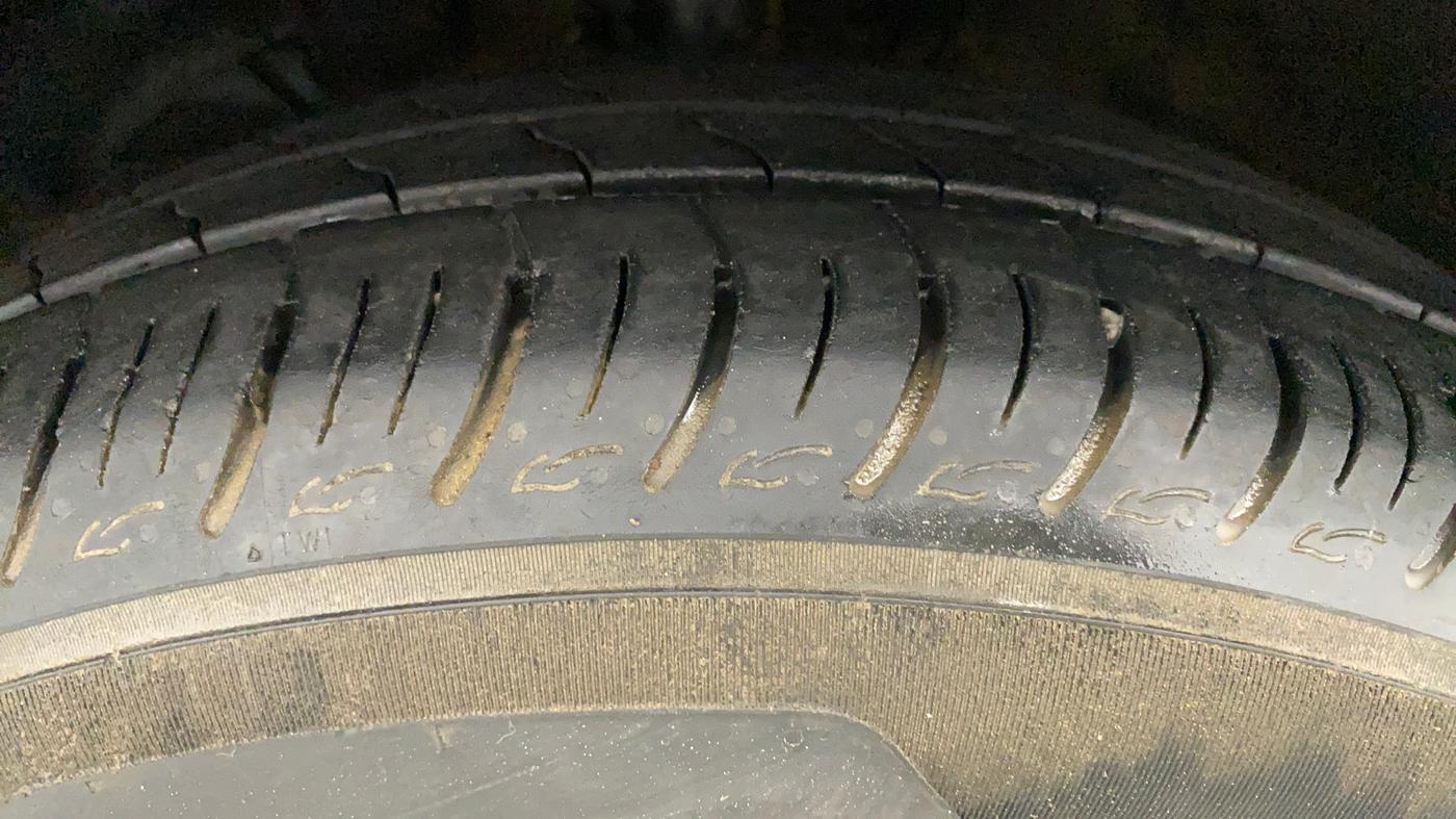 2020 Maruti Baleno DELTA CVT PETROL 1.2, Petrol, Automatic, 27,437 km, Left Front Tyre Tread