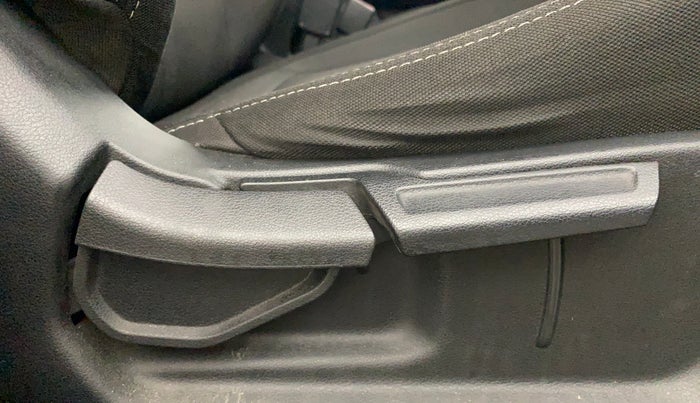 2019 Hyundai VENUE SX PLUS 1.0 TURBO DCT, Petrol, Automatic, 18,951 km, Driver Side Adjustment Panel