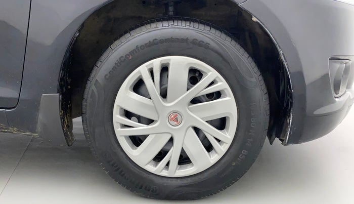 2012 Maruti Swift VXI, Petrol, Manual, 42,605 km, Right Front Wheel